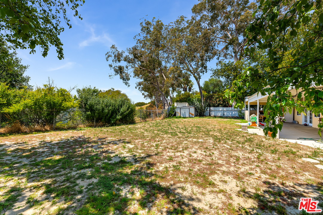 3751 Scadlock Lane Sherman Oaks, CA 91403 - Photo 28 of 29