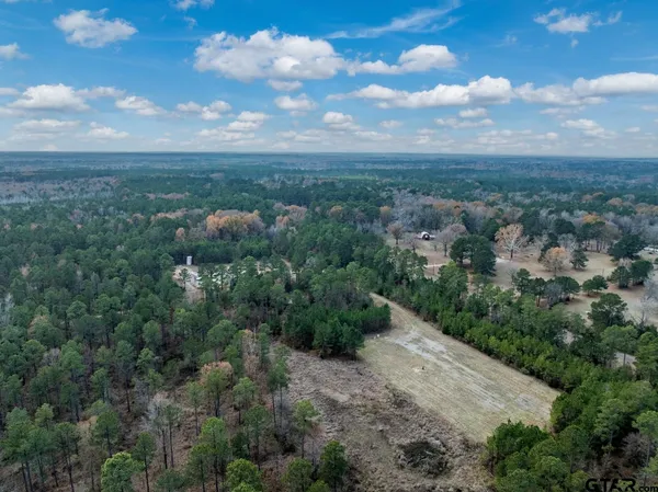 a view of an outdoor space with yard