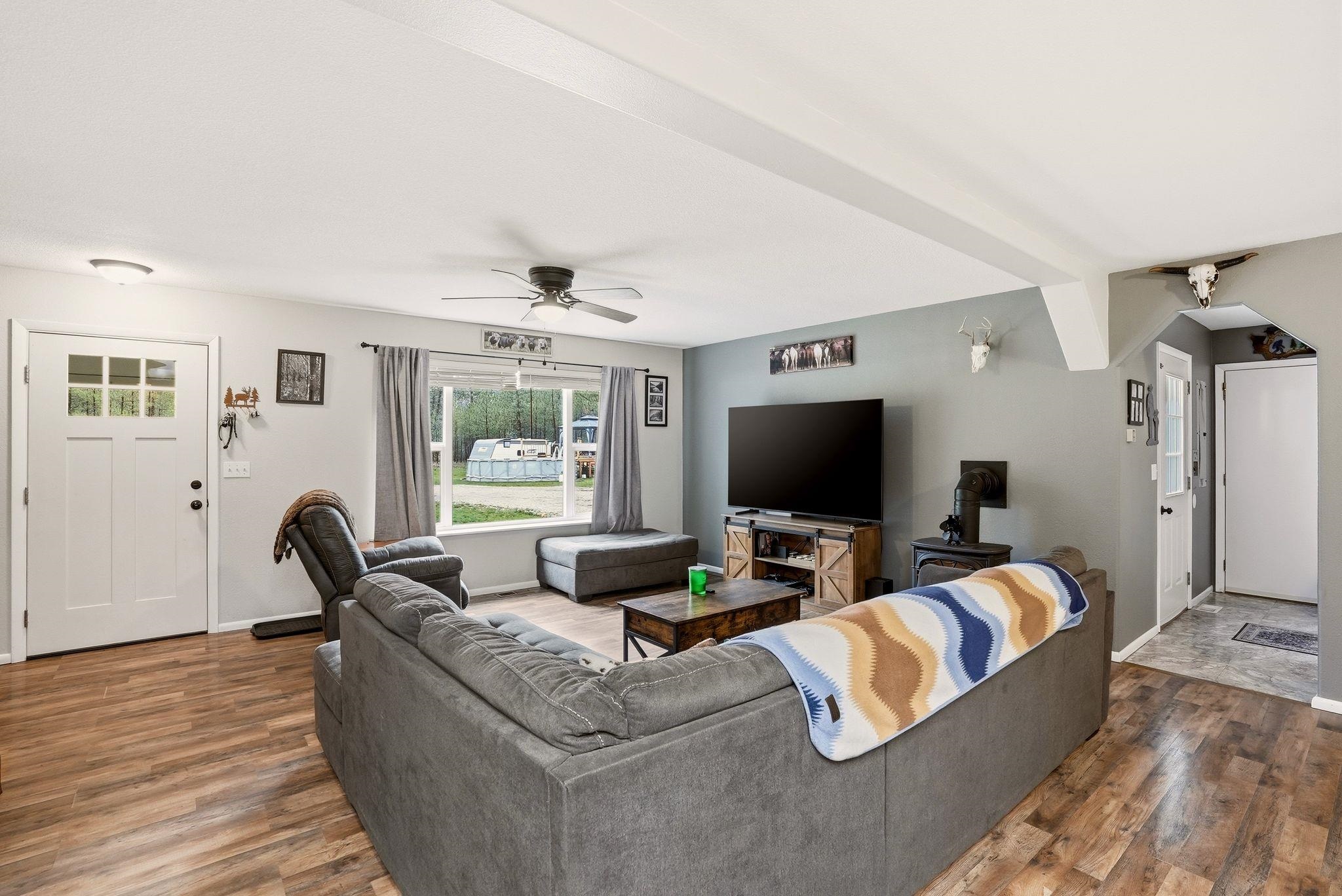 4806 Highway 231 Springdale, WA 99173 - Photo 7 of 39