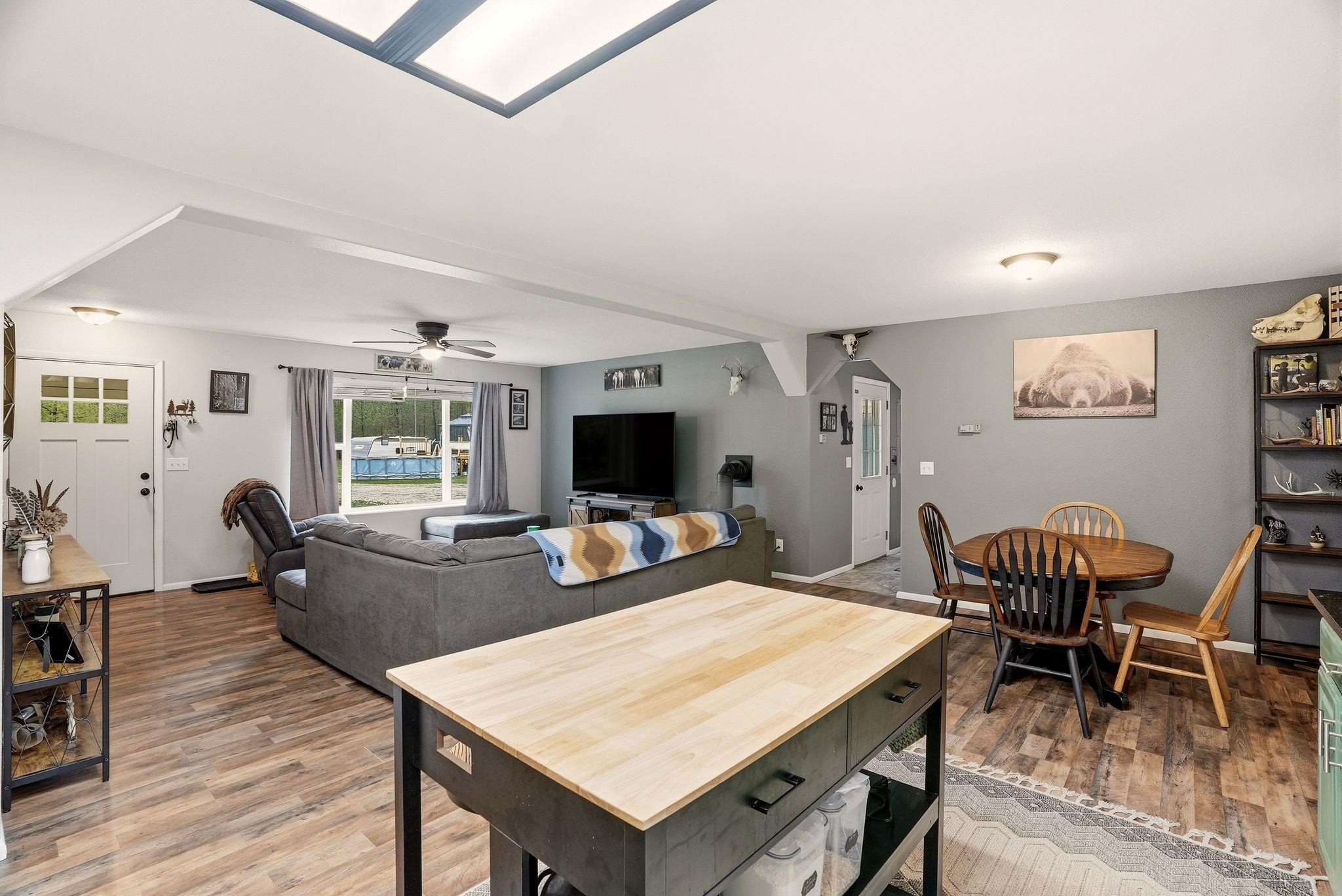 4806 Highway 231 Springdale, WA 99173 - Photo 10 of 39