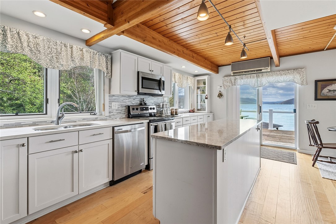 10679 East Lake Road Hammondsport, NY 14840 - Photo 9 of 34