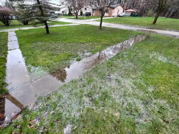 $95,000 | 15900 Sandburg Street, Romulus, MI 48174