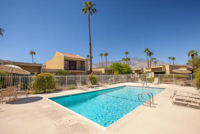 $2,400 | 2348 Los Coyotes Drive, Palm Springs, CA 92264