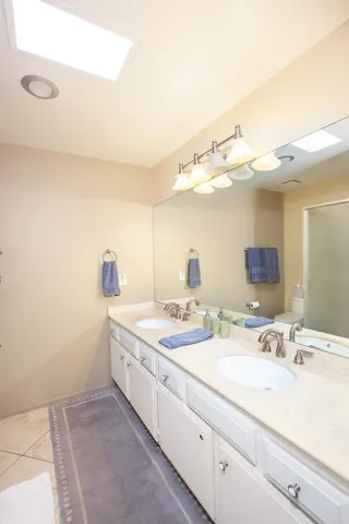 $2,400 | 2348 Los Coyotes Drive, Palm Springs, CA 92264