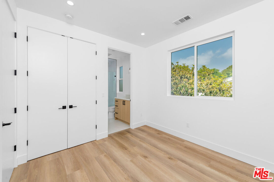 4337 Dixie Canyon Avenue Sherman Oaks, CA 91423 - Photo 13 of 22 a view of an empty room