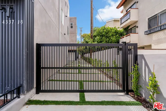 $6,000 | 4337 Dixie Canyon Avenue, Sherman Oaks, CA 91423