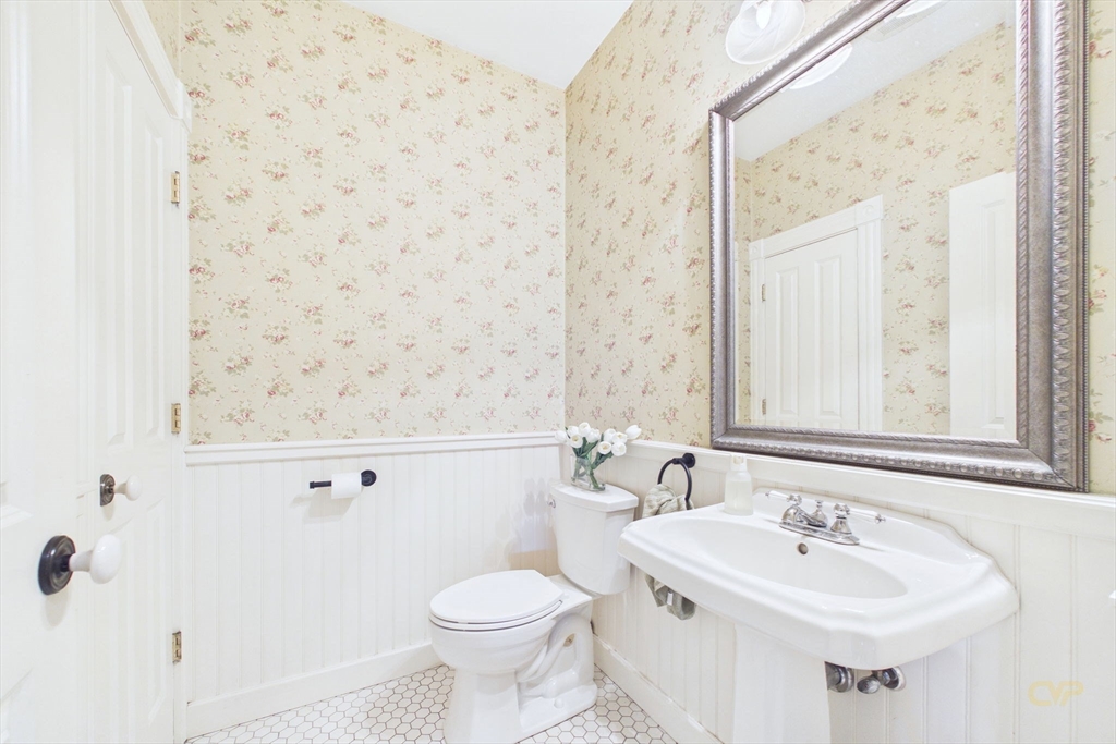 545 Hazel Street Uxbridge, MA 01569 - Photo 17 of 42