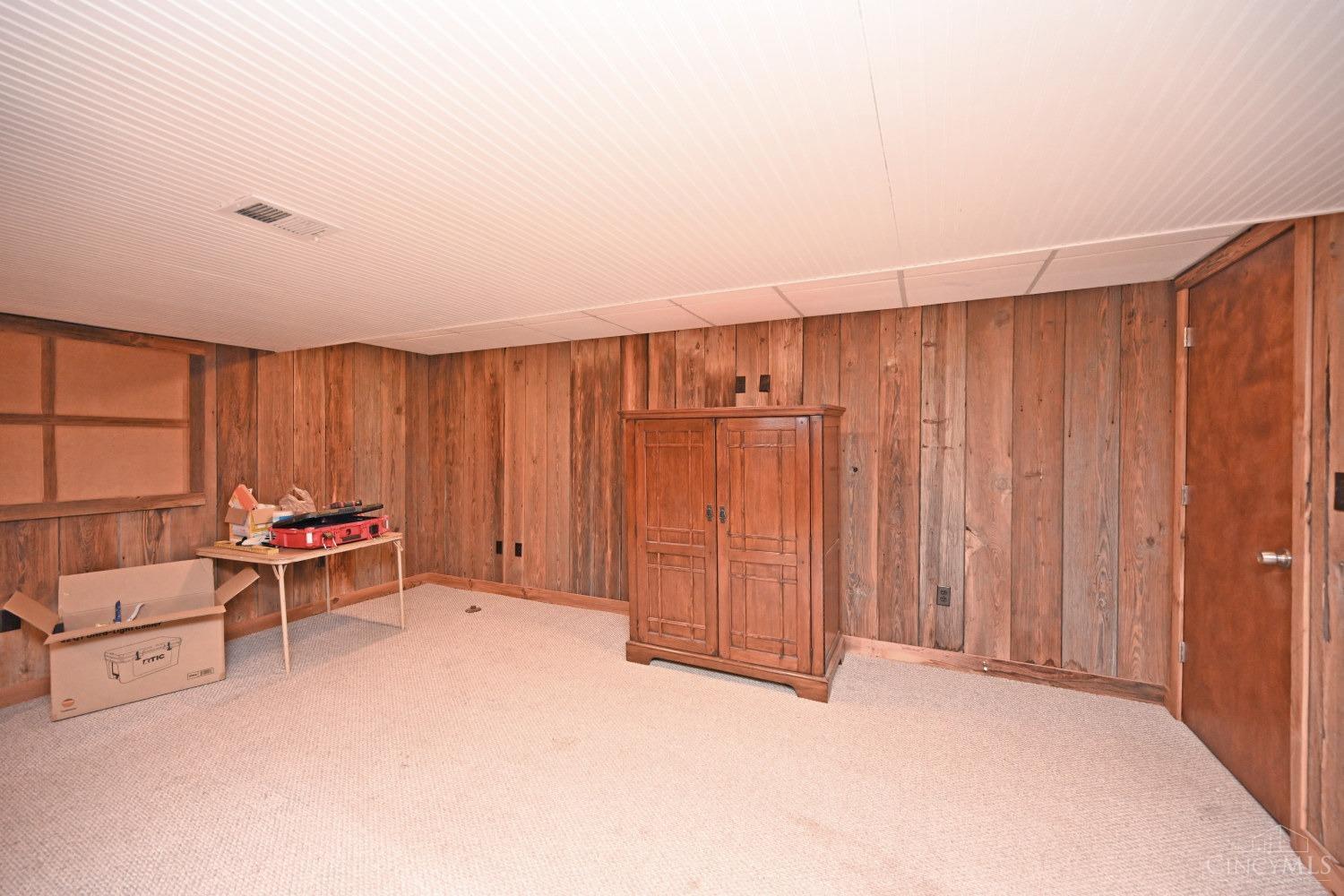 2127 Adams Road Cincinnati, OH 45231 - Photo 25 of 43 Gallery Image 25