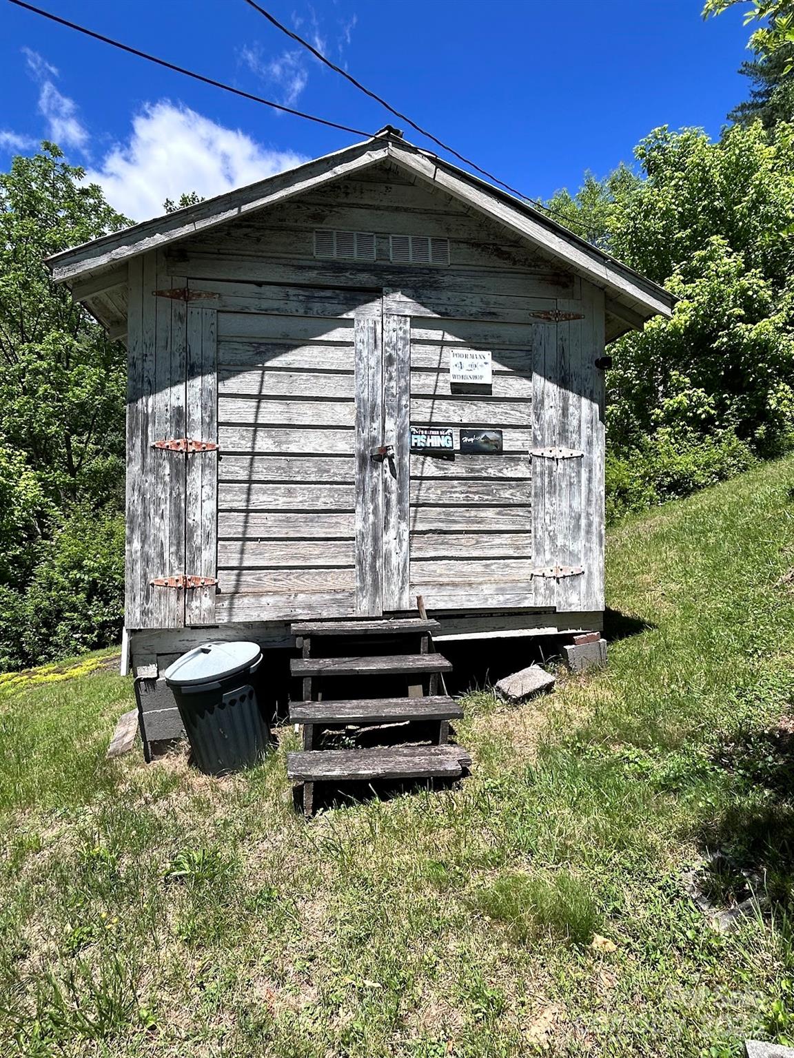 611 Johnson Hollow Road Bakersville, NC 28705 - Photo 17 of 43