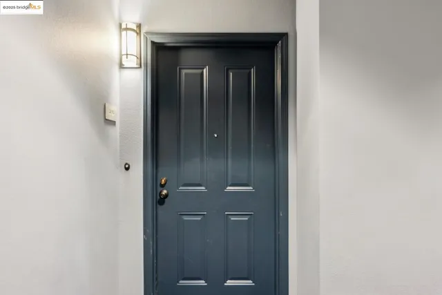 $428,000 | 423 7th Street, Unit 909, Oakland, CA 94607