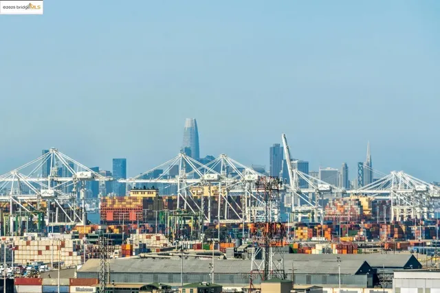 $428,000 | 423 7th Street, Unit 909, Oakland, CA 94607