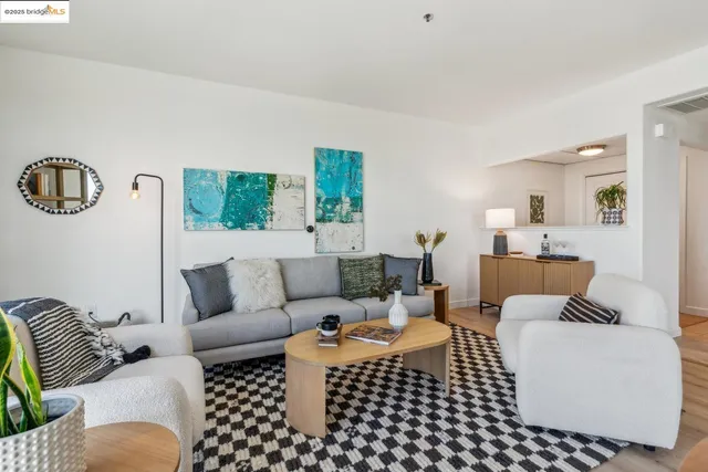 $428,000 | 423 7th Street, Unit 909, Oakland, CA 94607