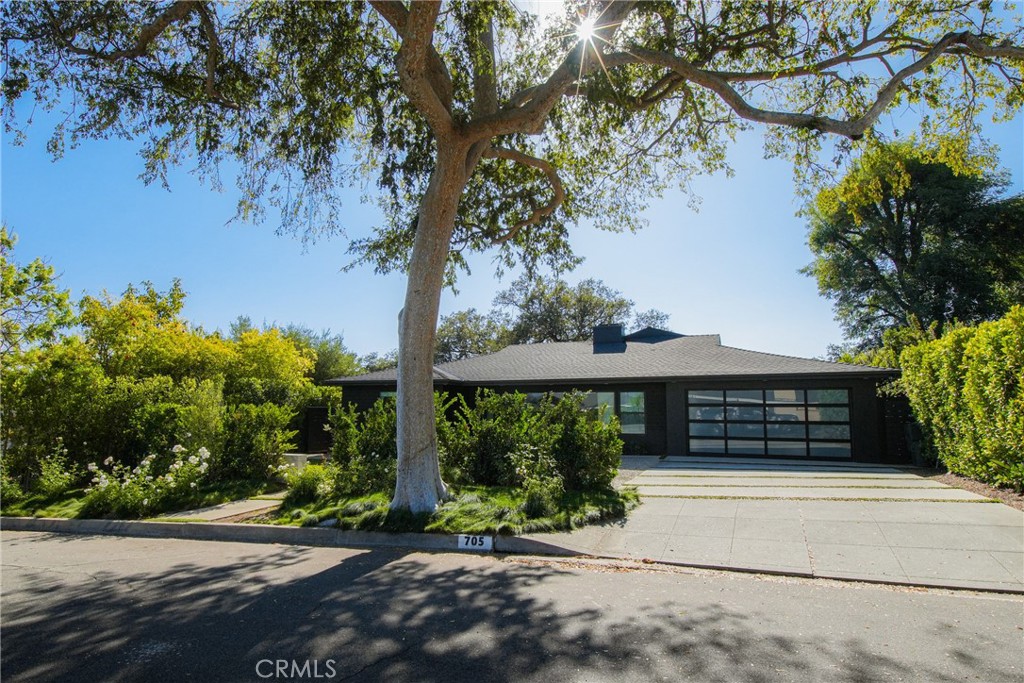 705 Rim Road Pasadena, CA 91107 - Photo 4 of 25