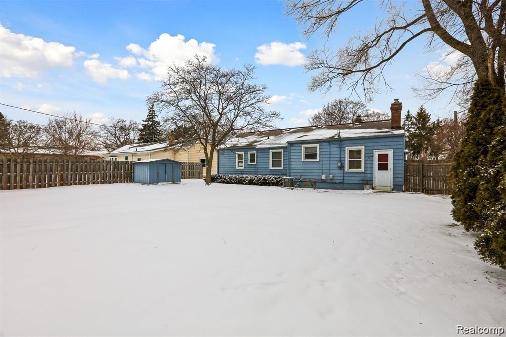 2898 Yorkshire Road Birmingham, MI 48009 - Photo 3 of 24