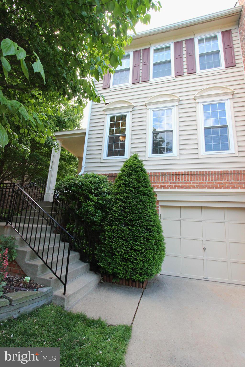11448 Heritage Commons Way Reston, VA 20194 - Photo 1 of 30 Exterior (Front)