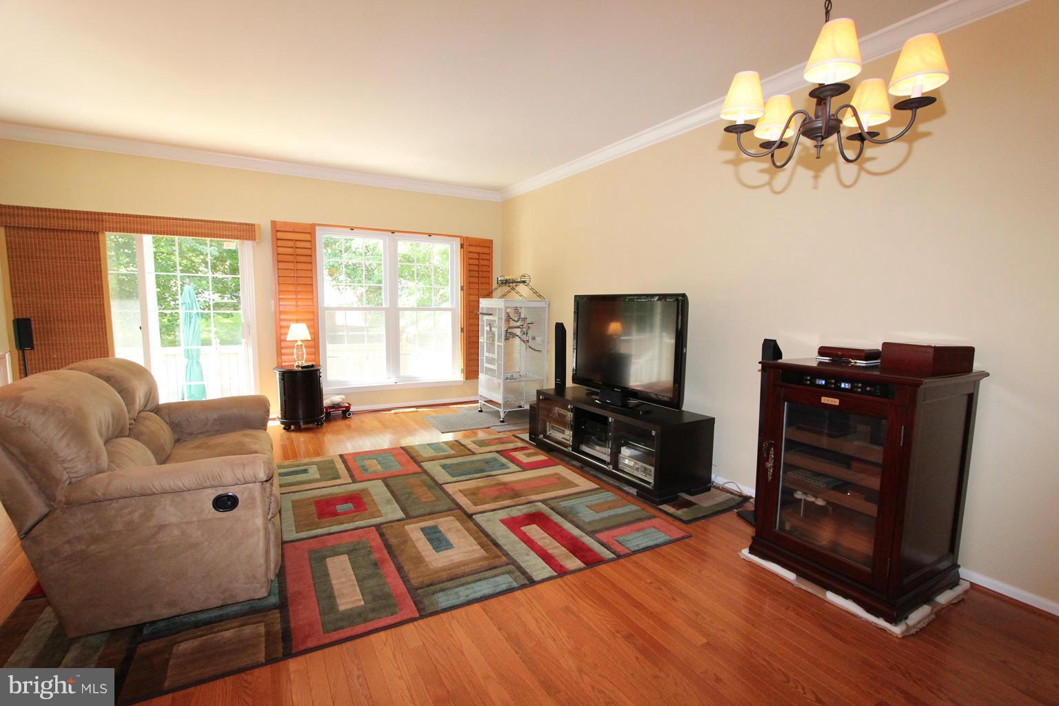 11448 Heritage Commons Way Reston, VA 20194 - Photo 4 of 30 Living Room