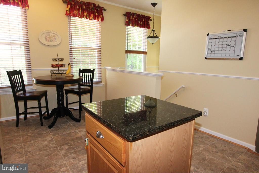 11448 Heritage Commons Way Reston, VA 20194 - Photo 10 of 30 Kitchen