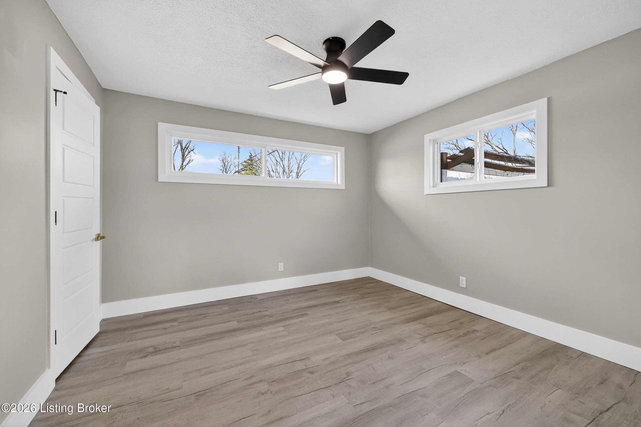 4902 Dee Road Louisville, KY 40219 - Photo 27 of 45 H40A0339