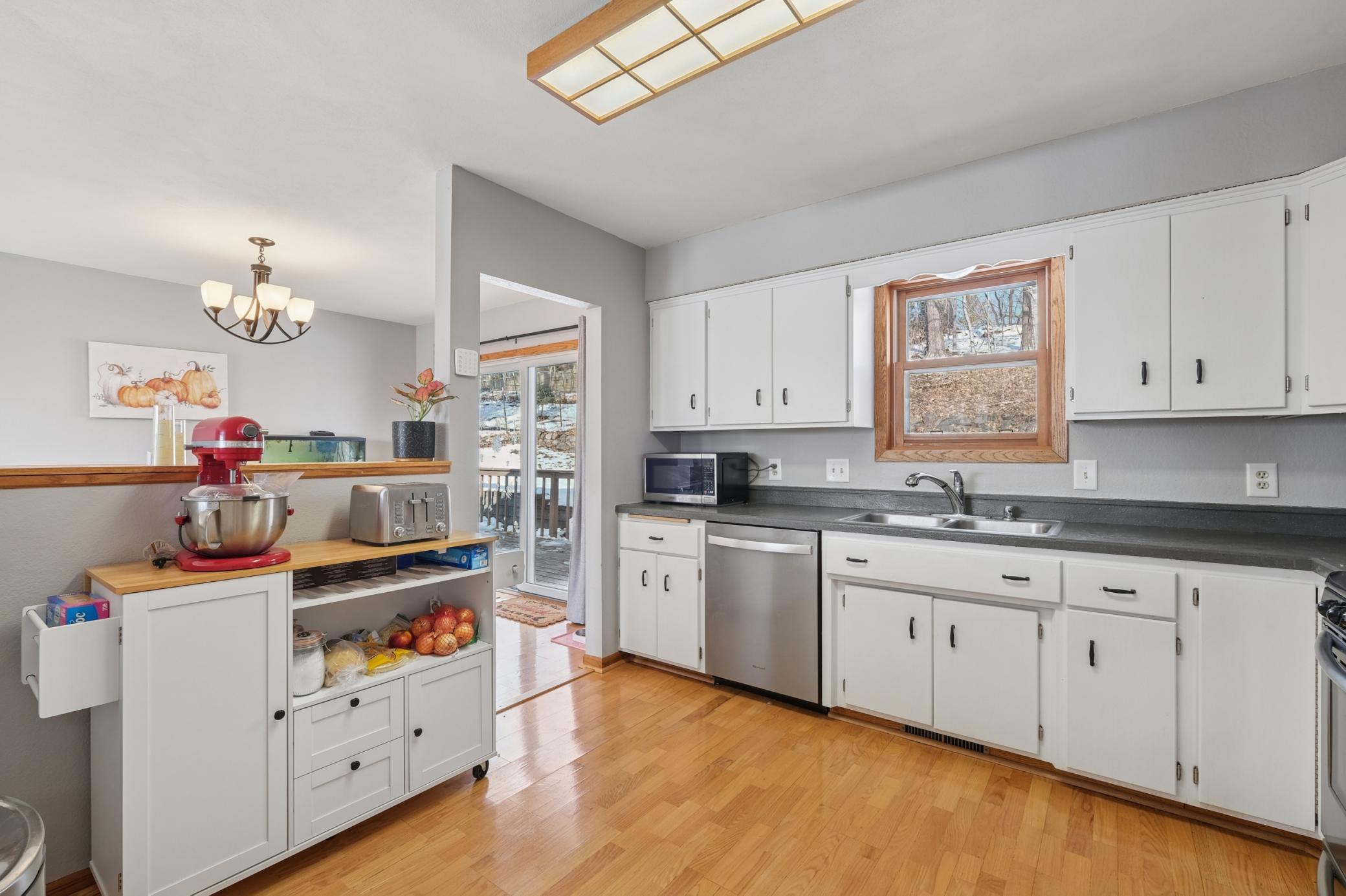 4812 Lanark Road Mound, MN 55364 - Photo 5 of 40