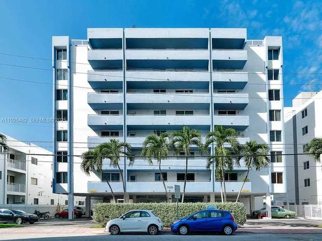 $2,600 | 1658 Bay Road, Unit 505, Miami Beach, FL 33139