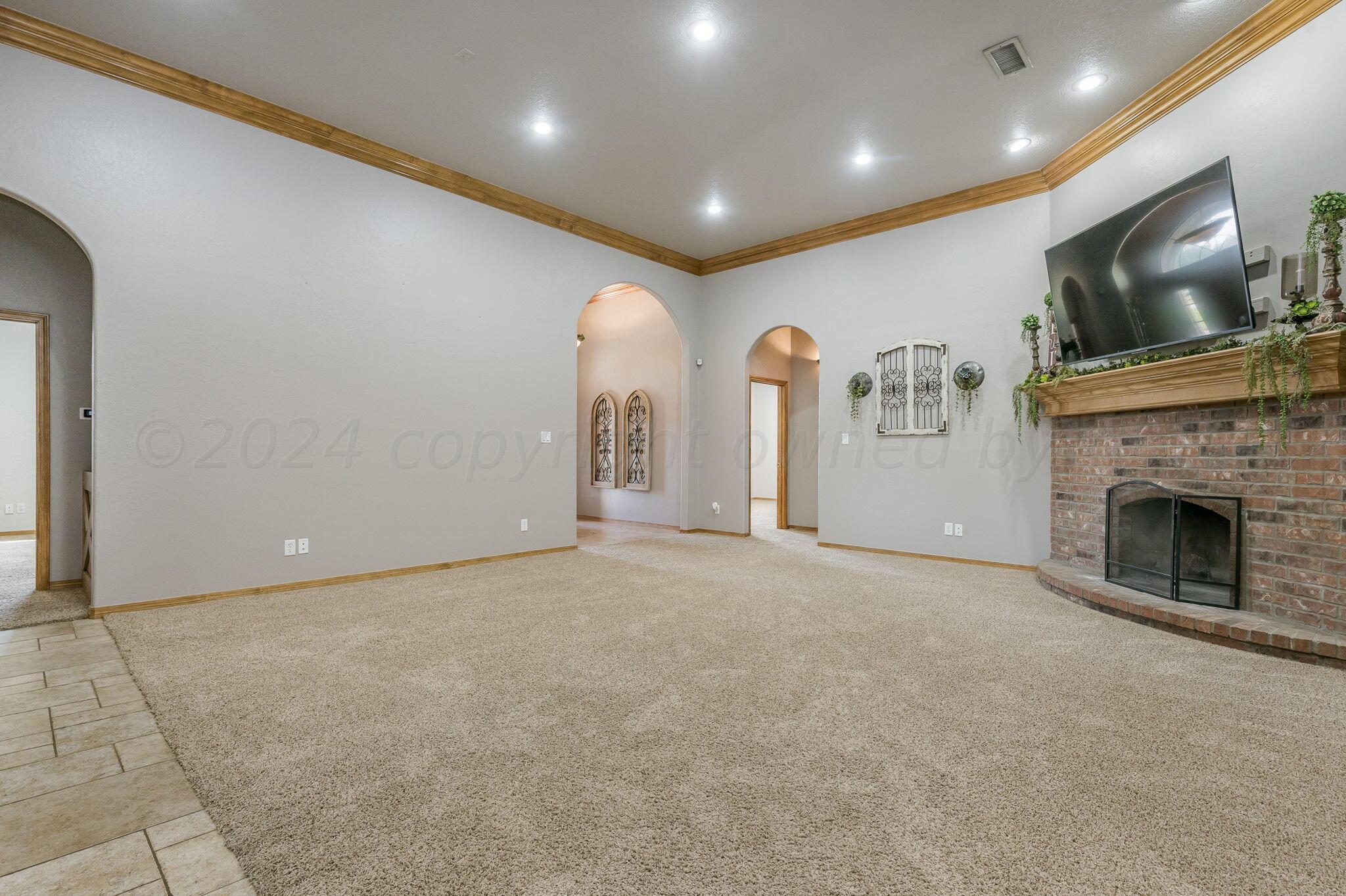 9400 Rj Drive Amarillo, TX 79119 - Photo 7 of 51 Living Room