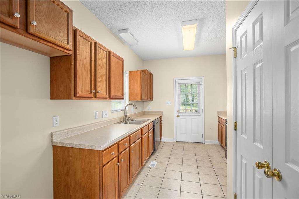 813 Park Street High Point, NC 27260 - Photo 9 of 32 Gallery Image 9