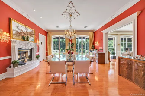 $6,499,000 | 1111 Stoddart Court, Locust Valley, NY 11560