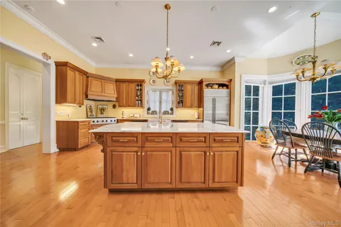 $6,499,000 | 1111 Stoddart Court, Locust Valley, NY 11560