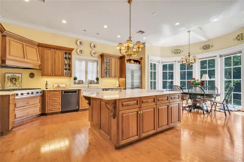 $6,499,000 | 1111 Stoddart Court, Locust Valley, NY 11560