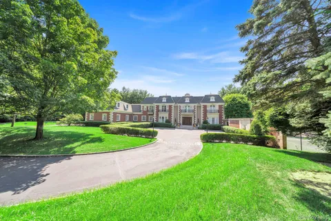 $6,499,000 | 1111 Stoddart Court, Locust Valley, NY 11560