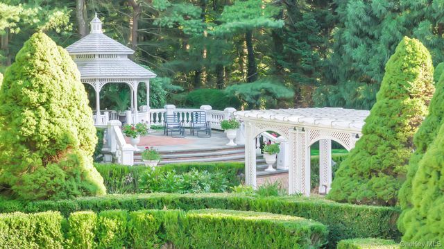 $6,499,000 | 1111 Stoddart Court, Locust Valley, NY 11560