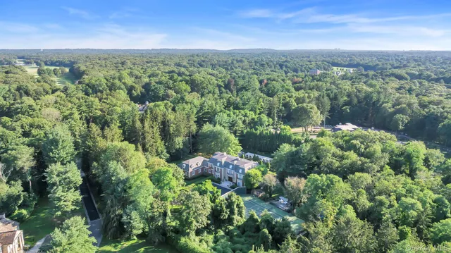 $6,499,000 | 1111 Stoddart Court, Locust Valley, NY 11560