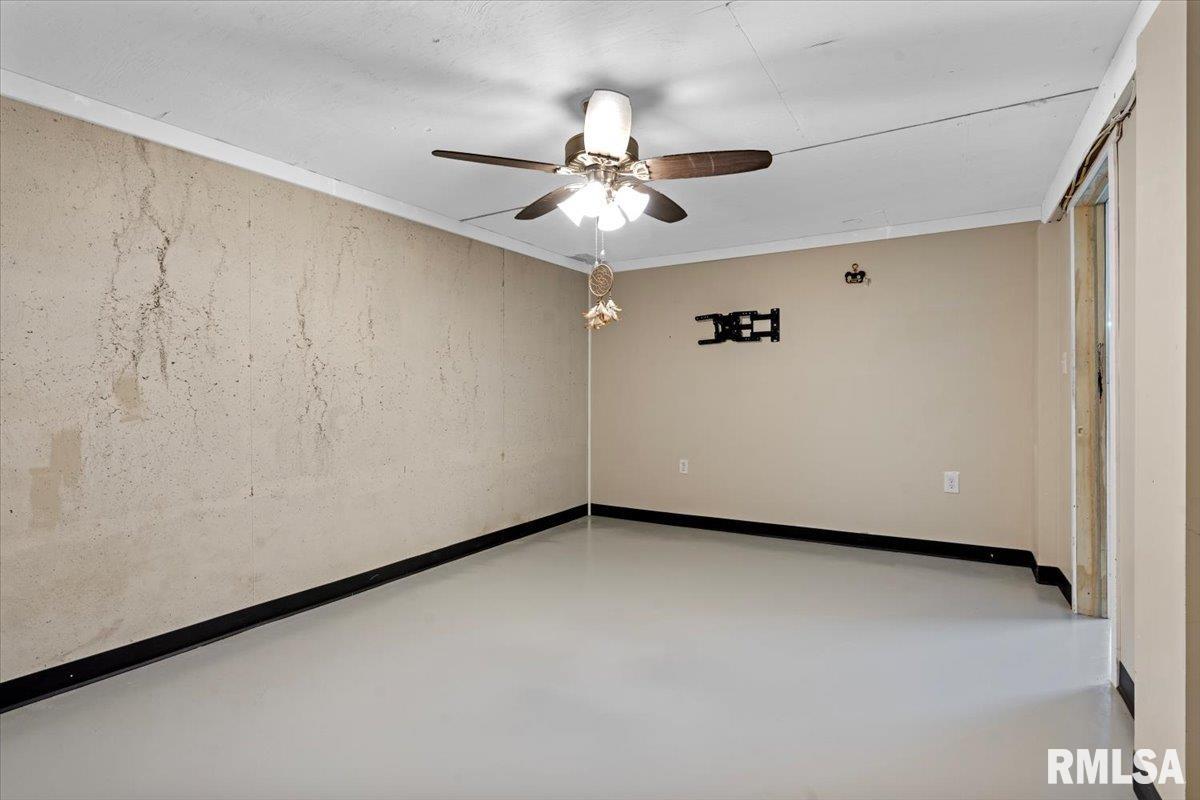 23285 Railsplitter Lane Athens, IL 62613 - Photo 27 of 42 Gallery Image 27