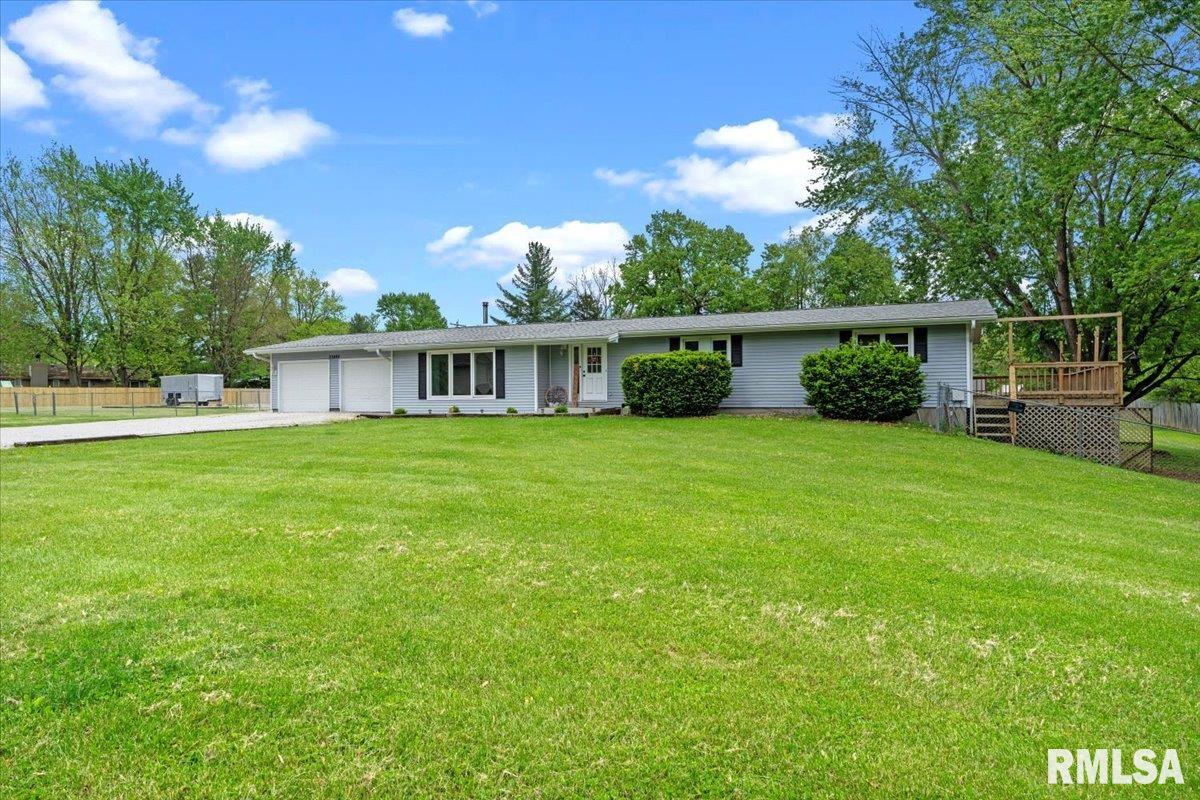 23285 Railsplitter Lane Athens, IL 62613 - Photo 3 of 42 Gallery Image 3