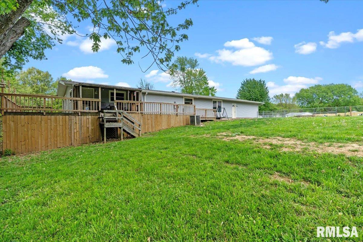 23285 Railsplitter Lane Athens, IL 62613 - Photo 37 of 42 Gallery Image 37
