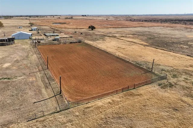 $995,000 | 945 Quarter Horse Lane, Bellevue, TX 76228