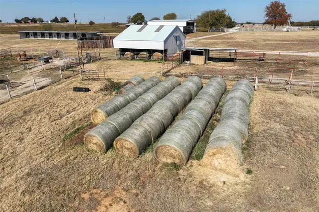 $995,000 | 945 Quarter Horse Lane, Bellevue, TX 76228