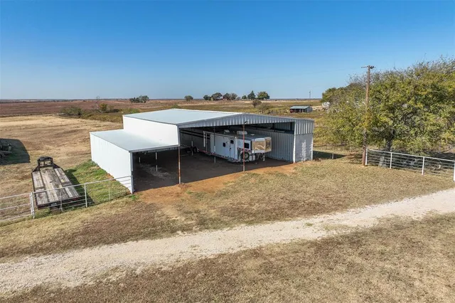 $995,000 | 945 Quarter Horse Lane, Bellevue, TX 76228