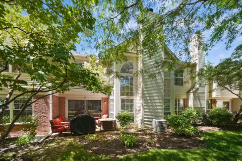$359,900 | 30-w033 Princeton Court, Unit 30W033, Warrenville, IL 60555