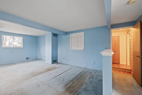 $300,000 | 31126 Gloede Drive, Warren, MI 48088