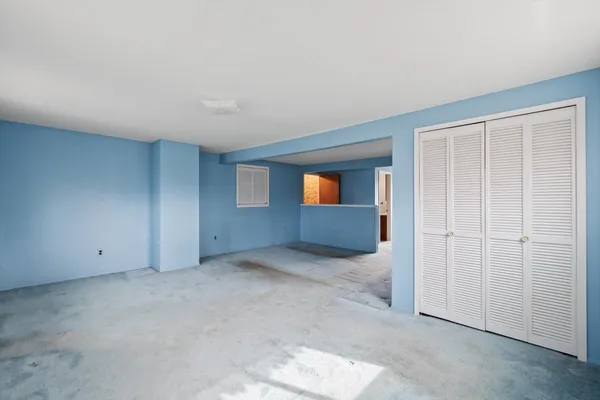 $300,000 | 31126 Gloede Drive, Warren, MI 48088