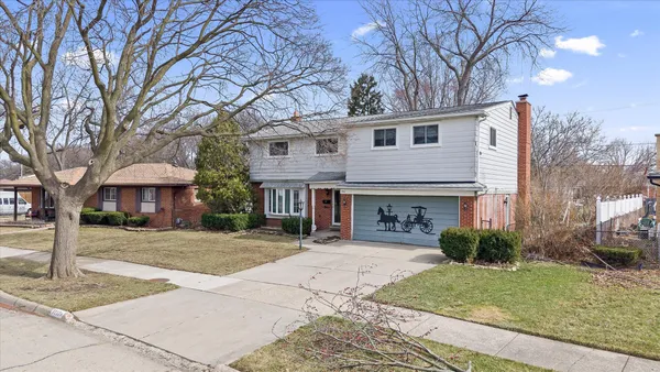 $300,000 | 31126 Gloede Drive, Warren, MI 48088