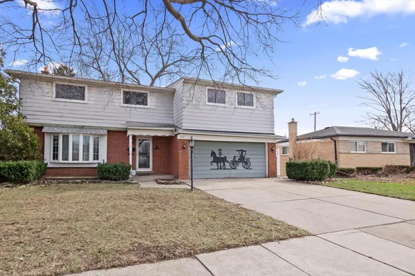 $300,000 | 31126 Gloede Drive, Warren, MI 48088