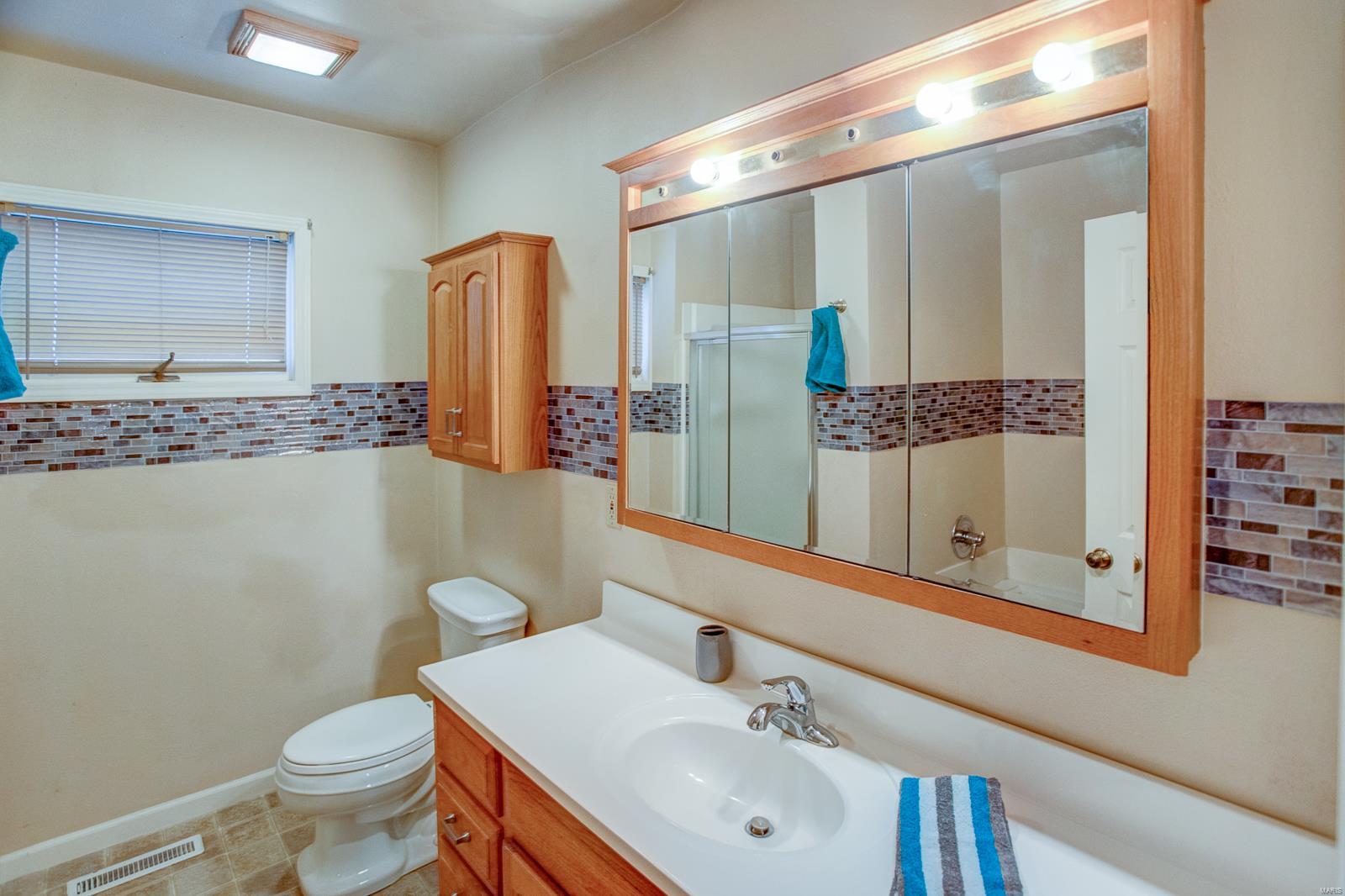 3504 Staunton Road Edwardsville, IL 62025 - Photo 13 of 29 Gallery Image 13