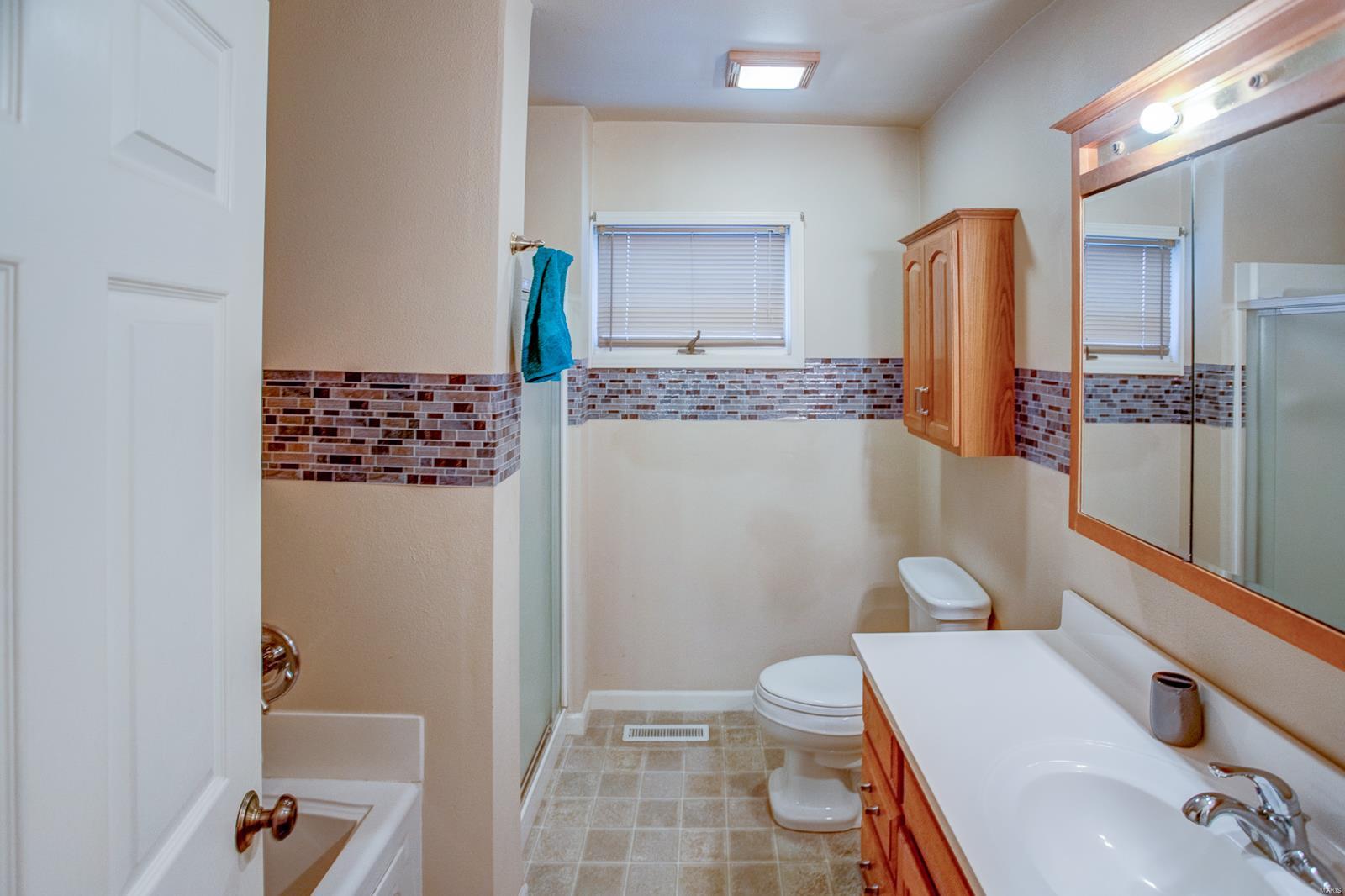 3504 Staunton Road Edwardsville, IL 62025 - Photo 15 of 29 Gallery Image 15