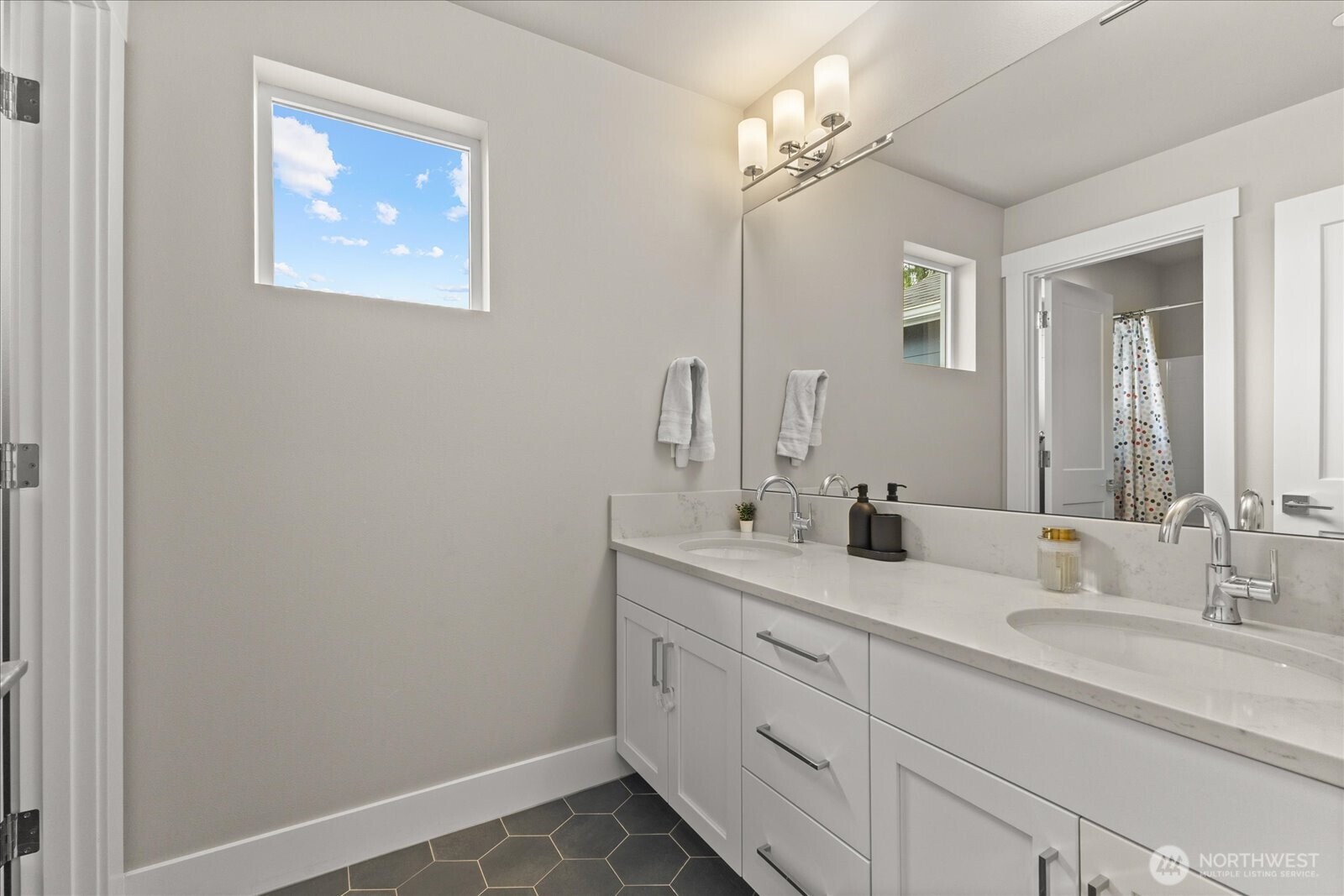 8815 Northeast 204th Street Bothell, WA 98011 - Photo 22 of 39