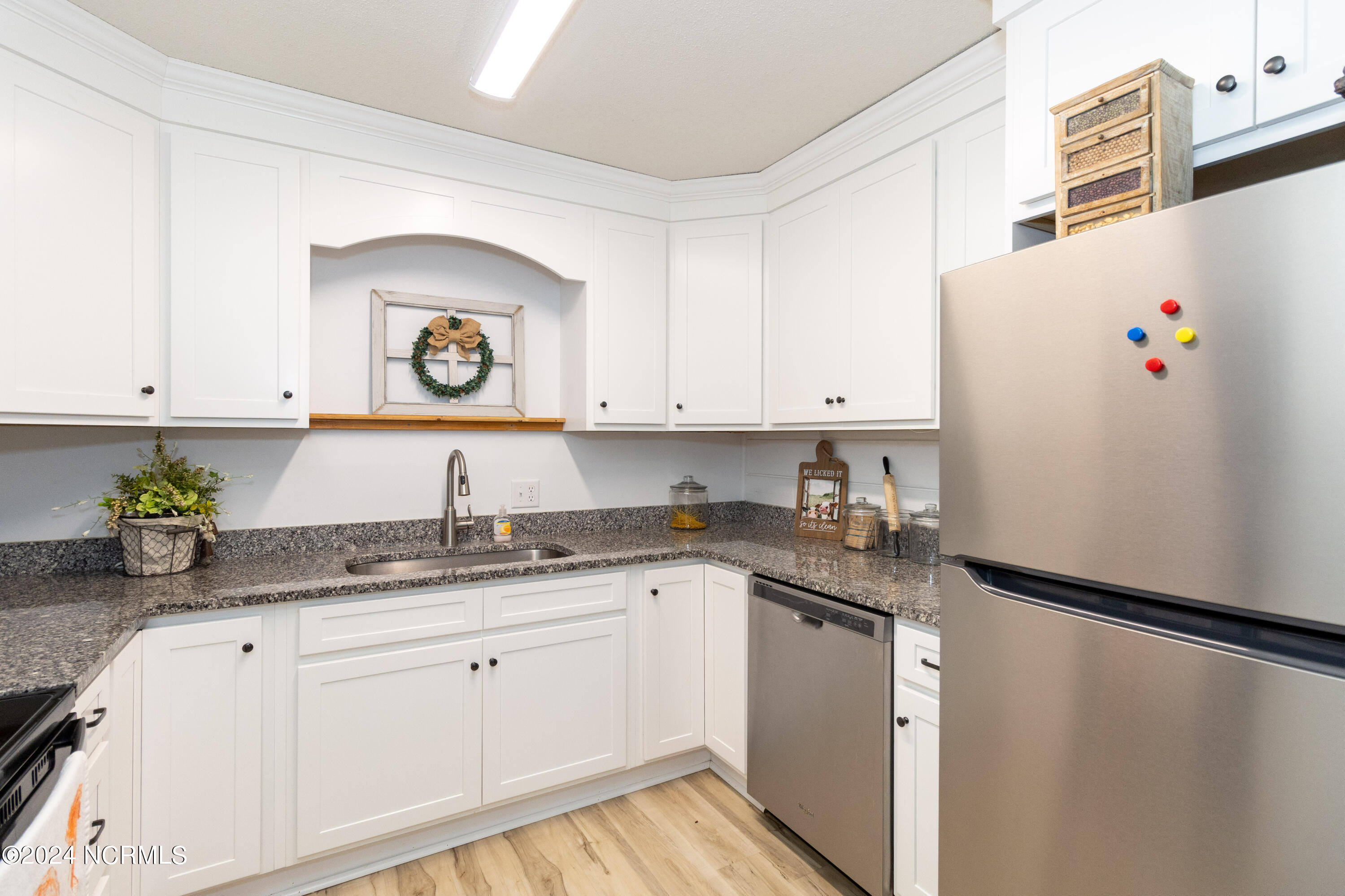 104 Manor Road Edenton, NC 27932 - Photo 8 of 38 Kitchen
