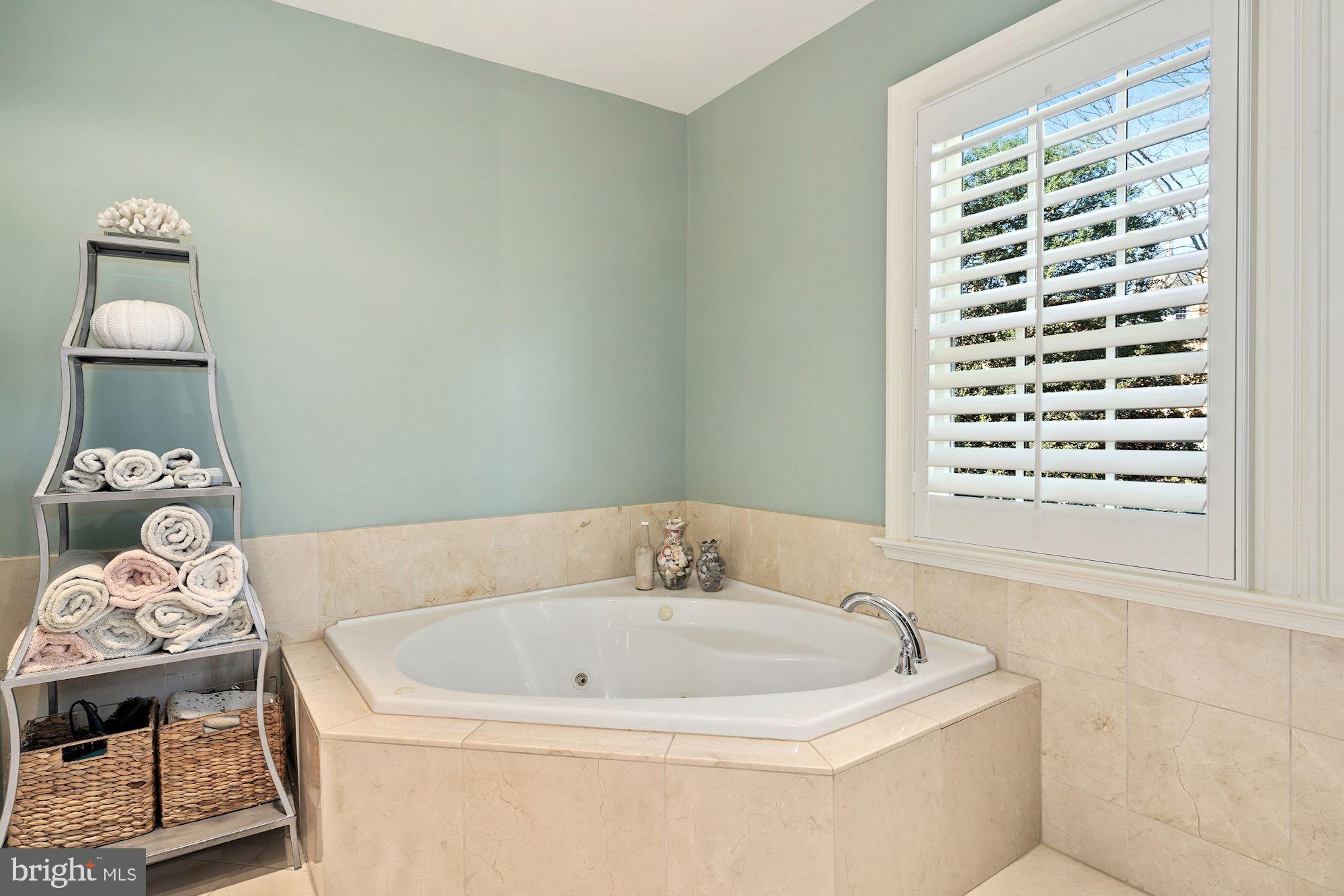 2707 34th Place Northwest Washington, DC 20007 - Photo 17 of 32 Soaking tub in primary bathroom