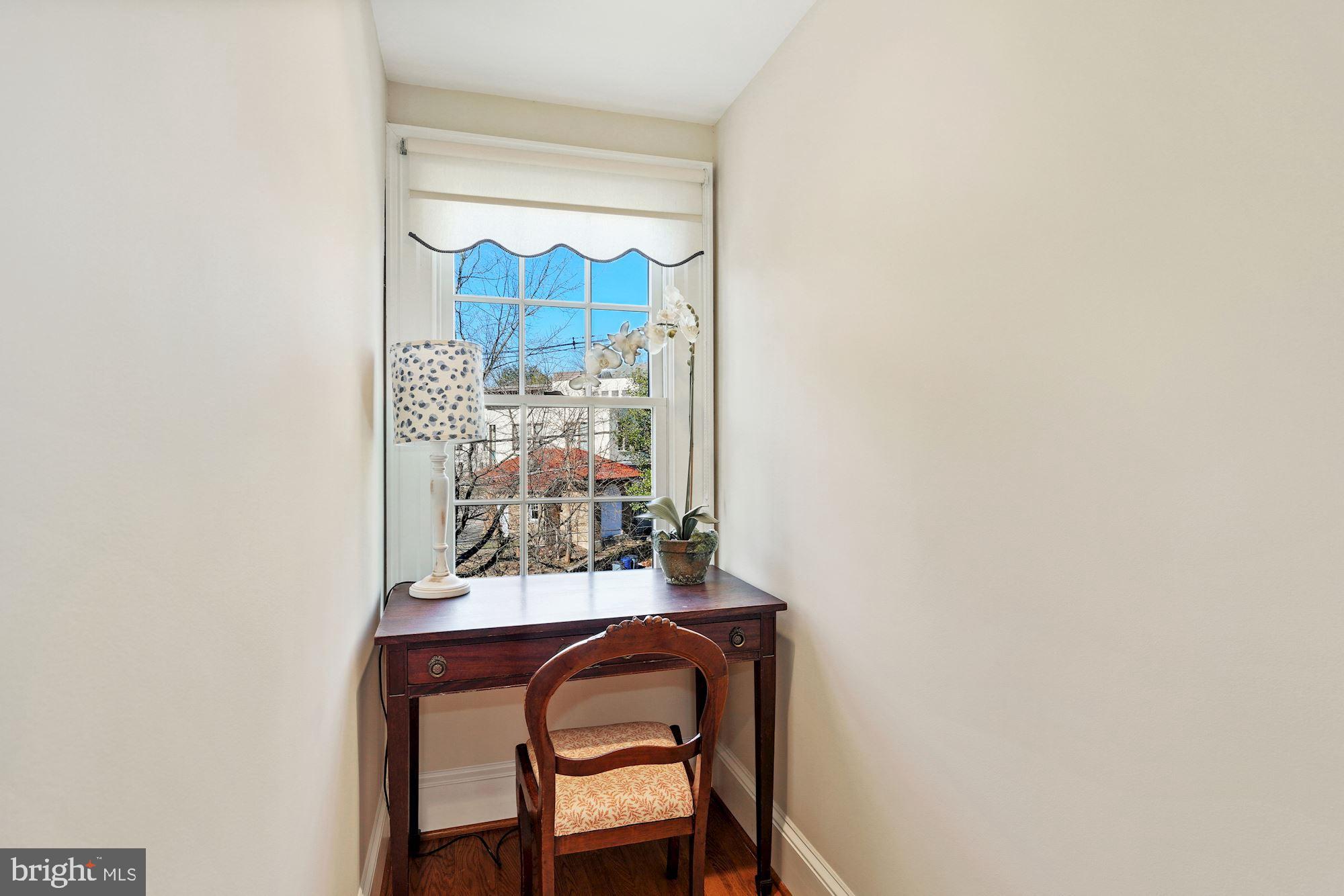 2707 34th Place Northwest Washington, DC 20007 - Photo 24 of 32 Upper level study nook