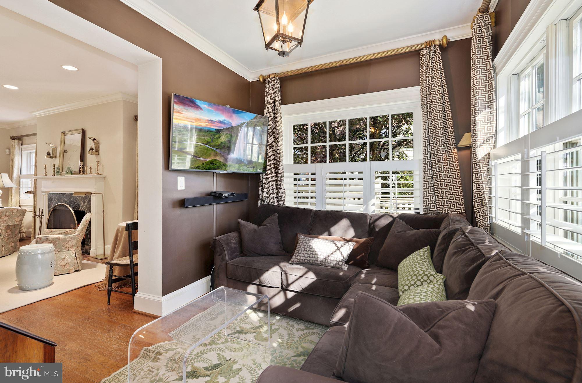 2707 34th Place Northwest Washington, DC 20007 - Photo 4 of 32 Cozy Den